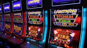 Privacy and responsible gaming note beside Super Fruit Machine on bat 786